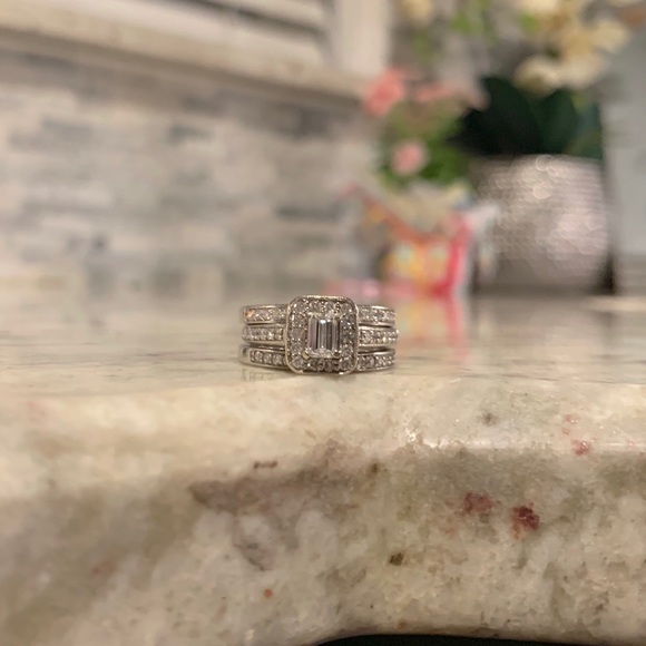 SOLD✨3 piece engagement wedding ring set - Picture 5 of 11